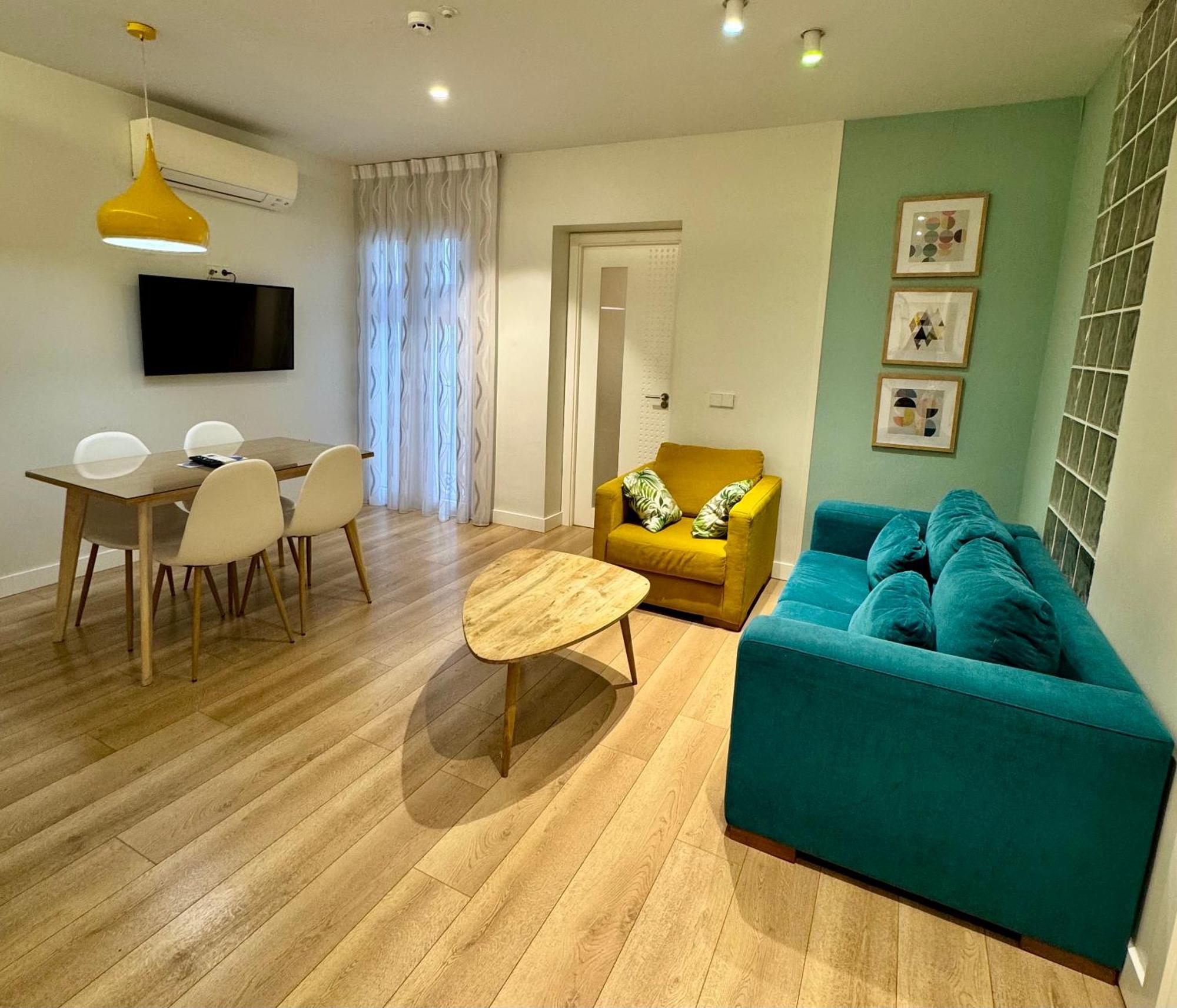 Apartamentos Apolo Madrid Ngoại thất bức ảnh