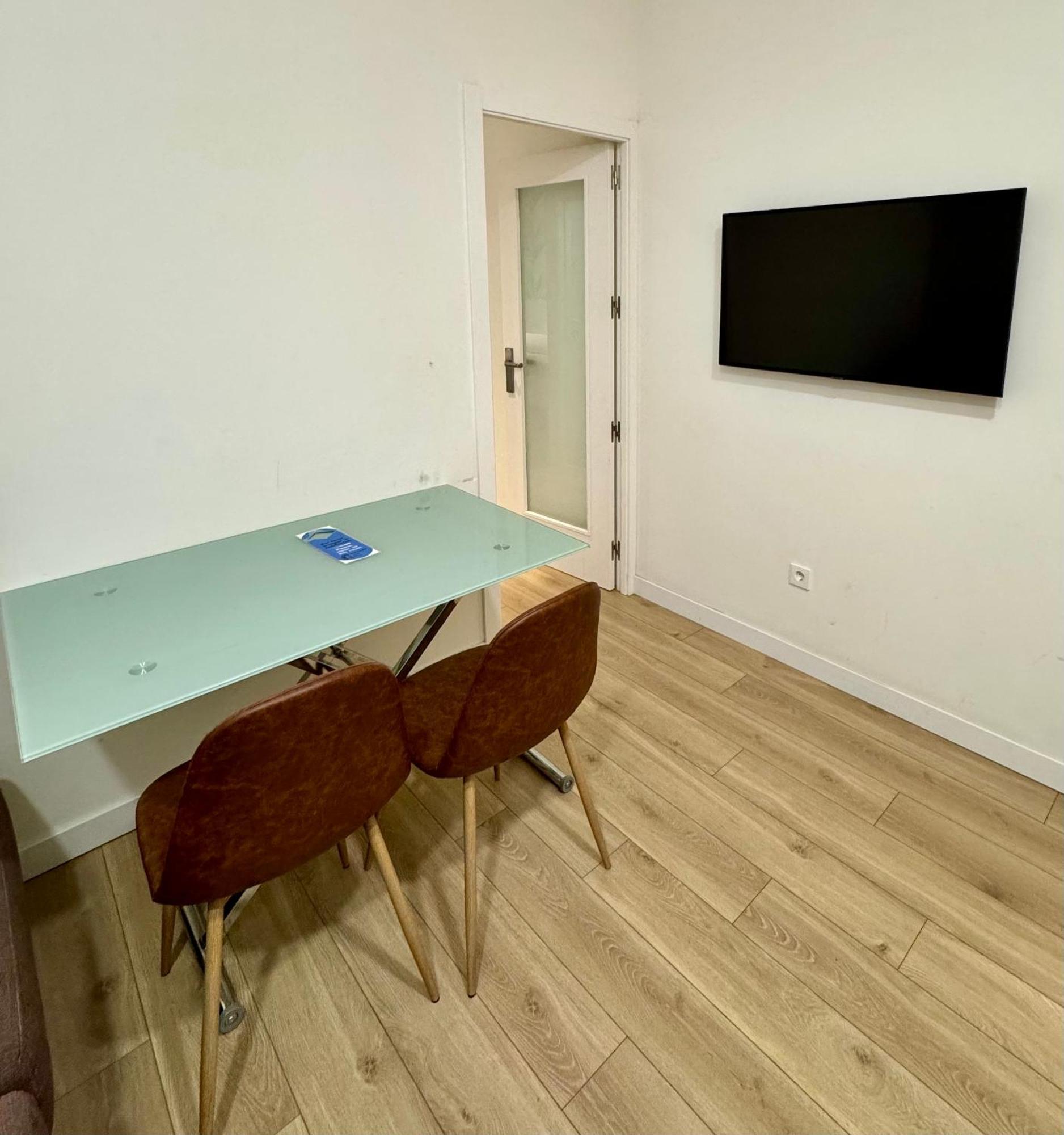 Apartamentos Apolo Madrid Ngoại thất bức ảnh