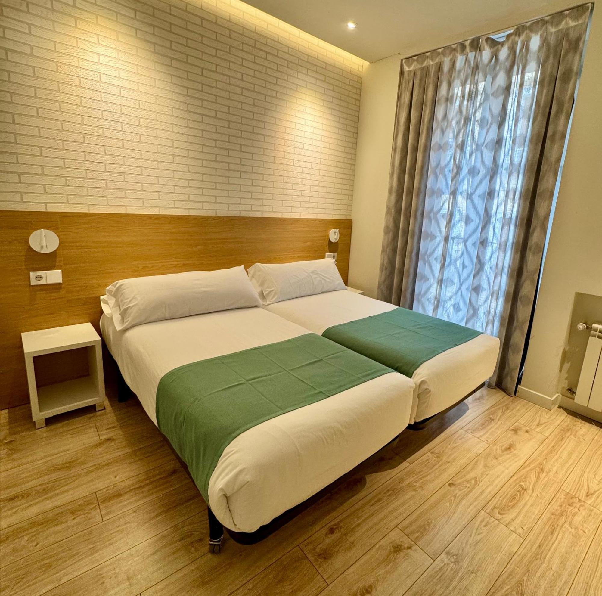 Apartamentos Apolo Madrid Ngoại thất bức ảnh