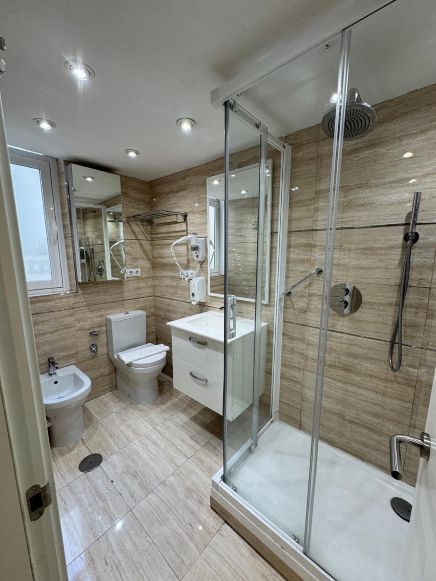 Apartamentos Apolo Madrid Ngoại thất bức ảnh