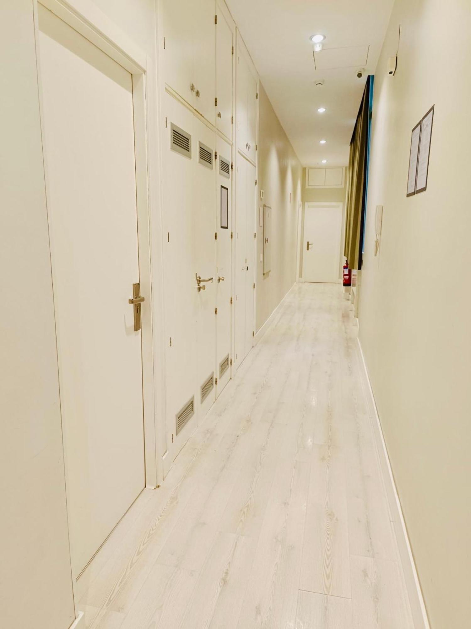 Apartamentos Apolo Madrid Ngoại thất bức ảnh