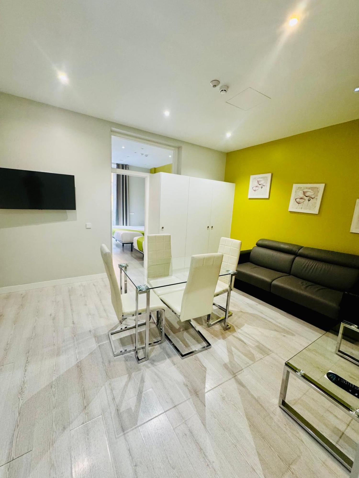 Apartamentos Apolo Madrid Ngoại thất bức ảnh