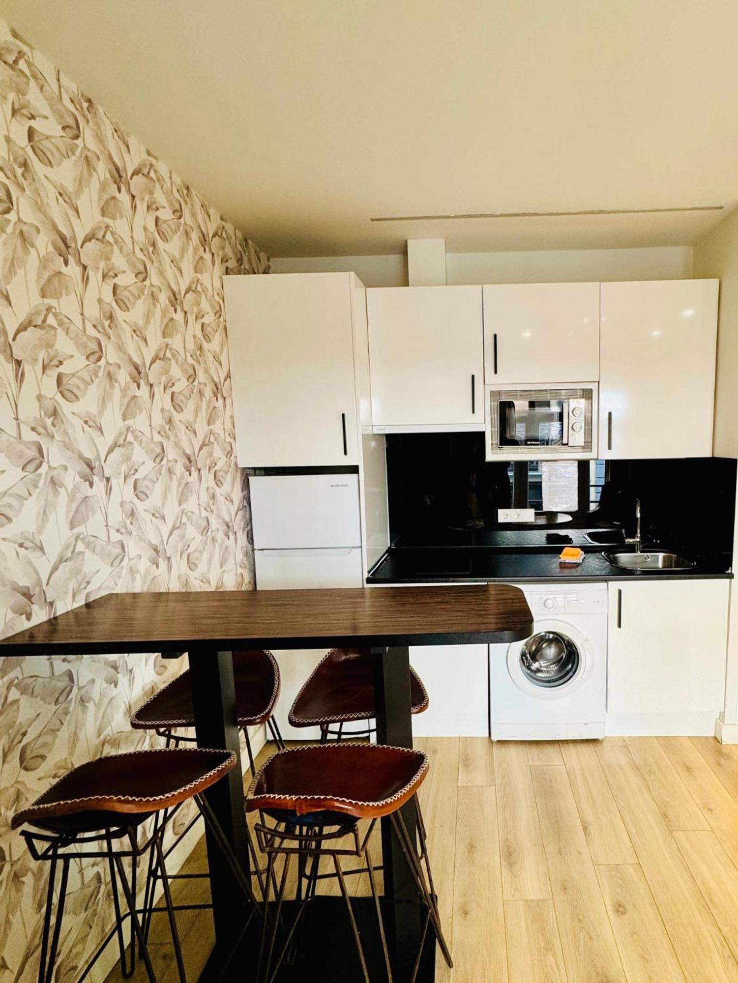 Apartamentos Apolo Madrid Ngoại thất bức ảnh