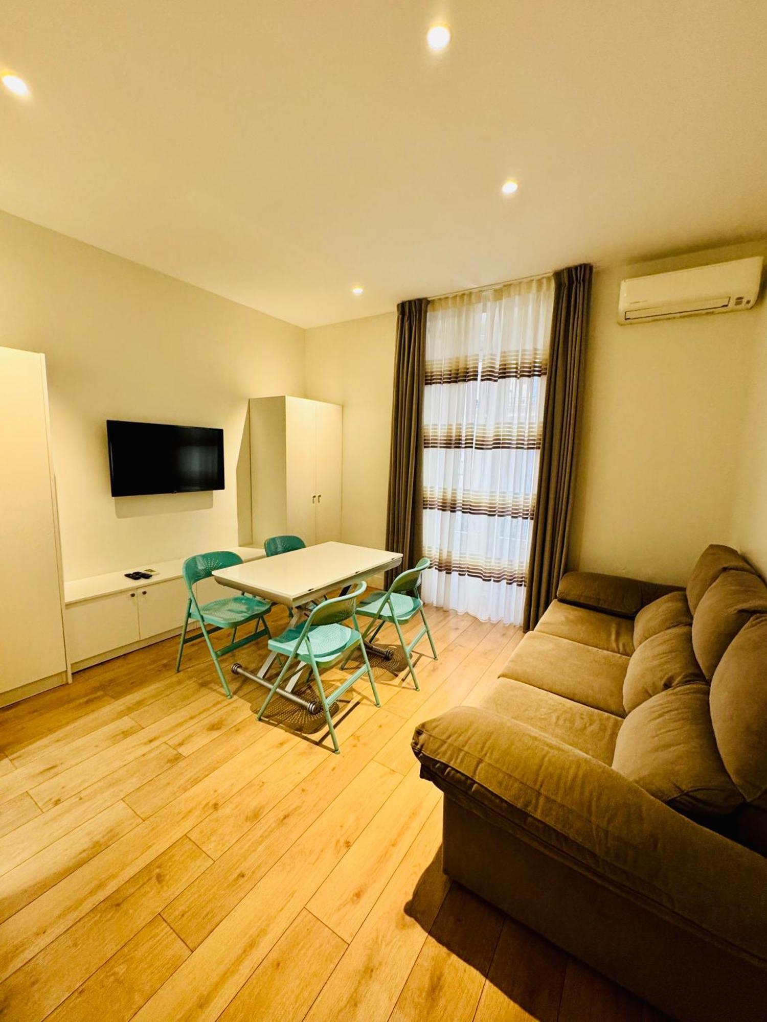 Apartamentos Apolo Madrid Ngoại thất bức ảnh