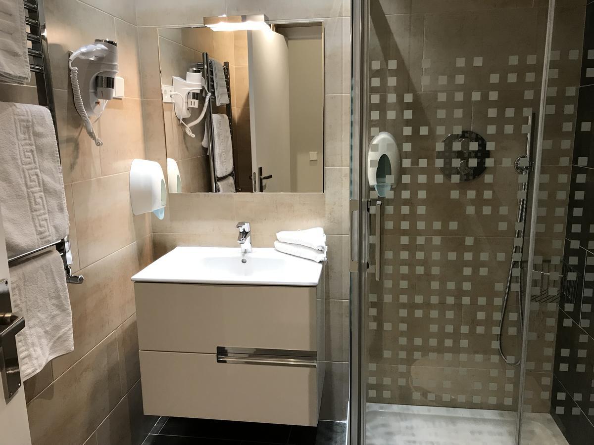 Apartamentos Apolo Madrid Ngoại thất bức ảnh